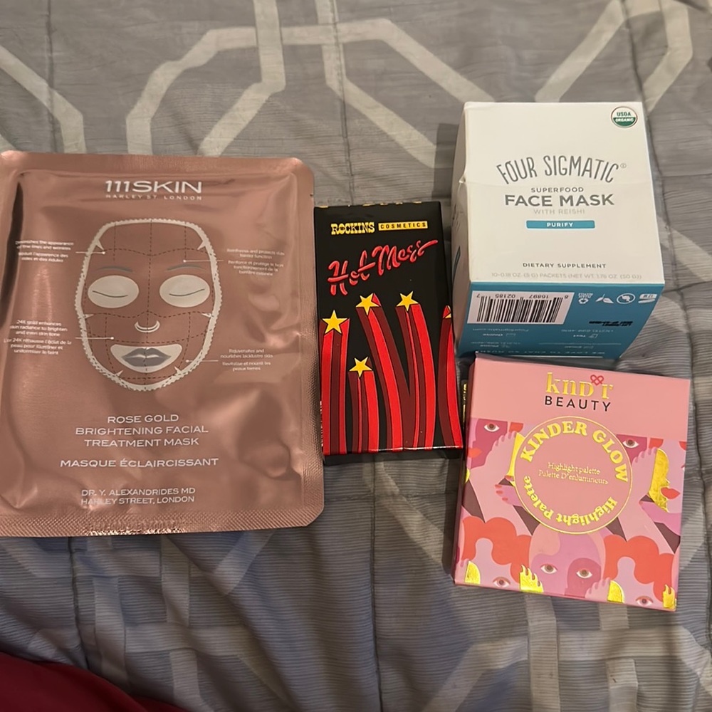 4 piece makeup bundle NeW